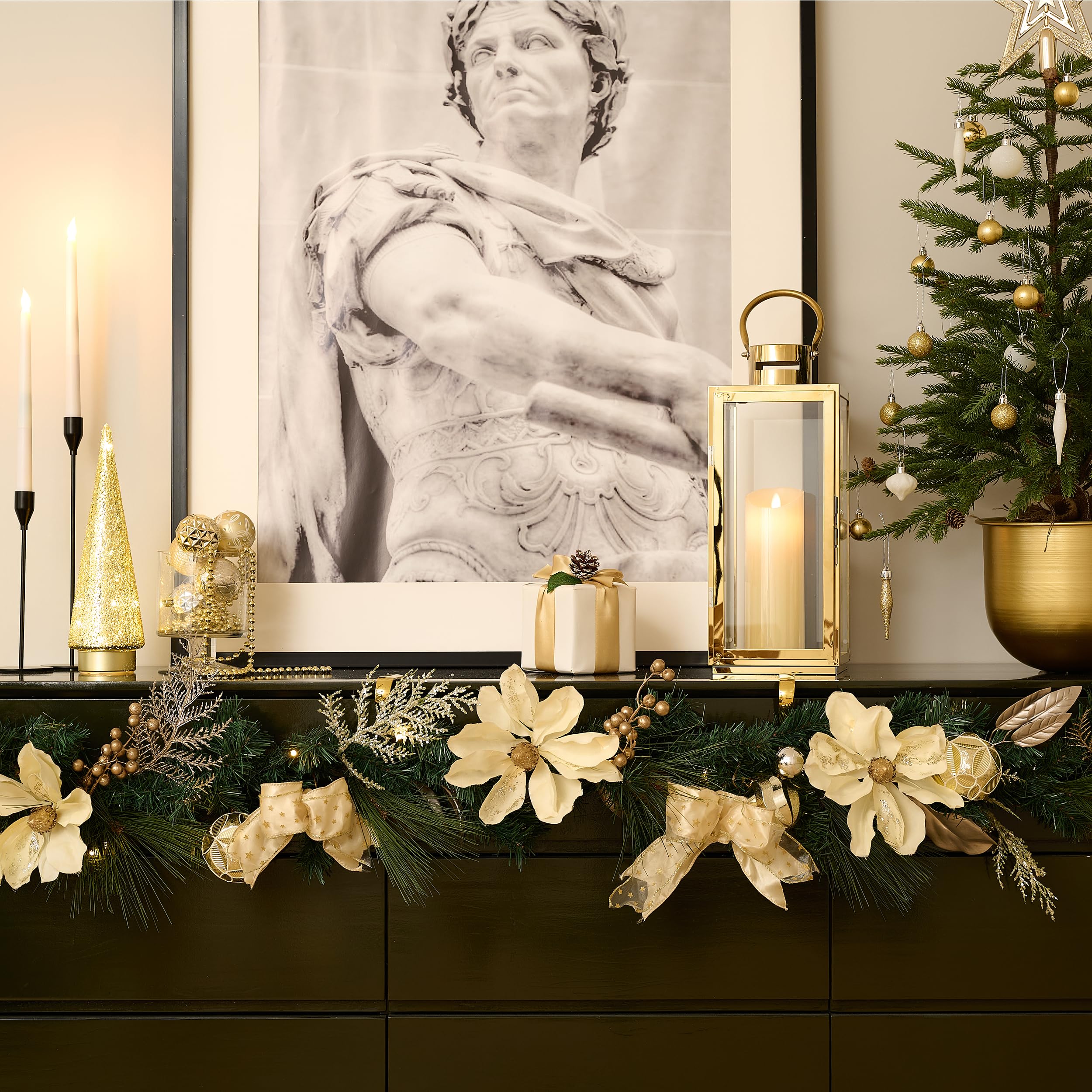 Valery Madelyn magnolia close-up highlighting silk petals and refined decorative impact