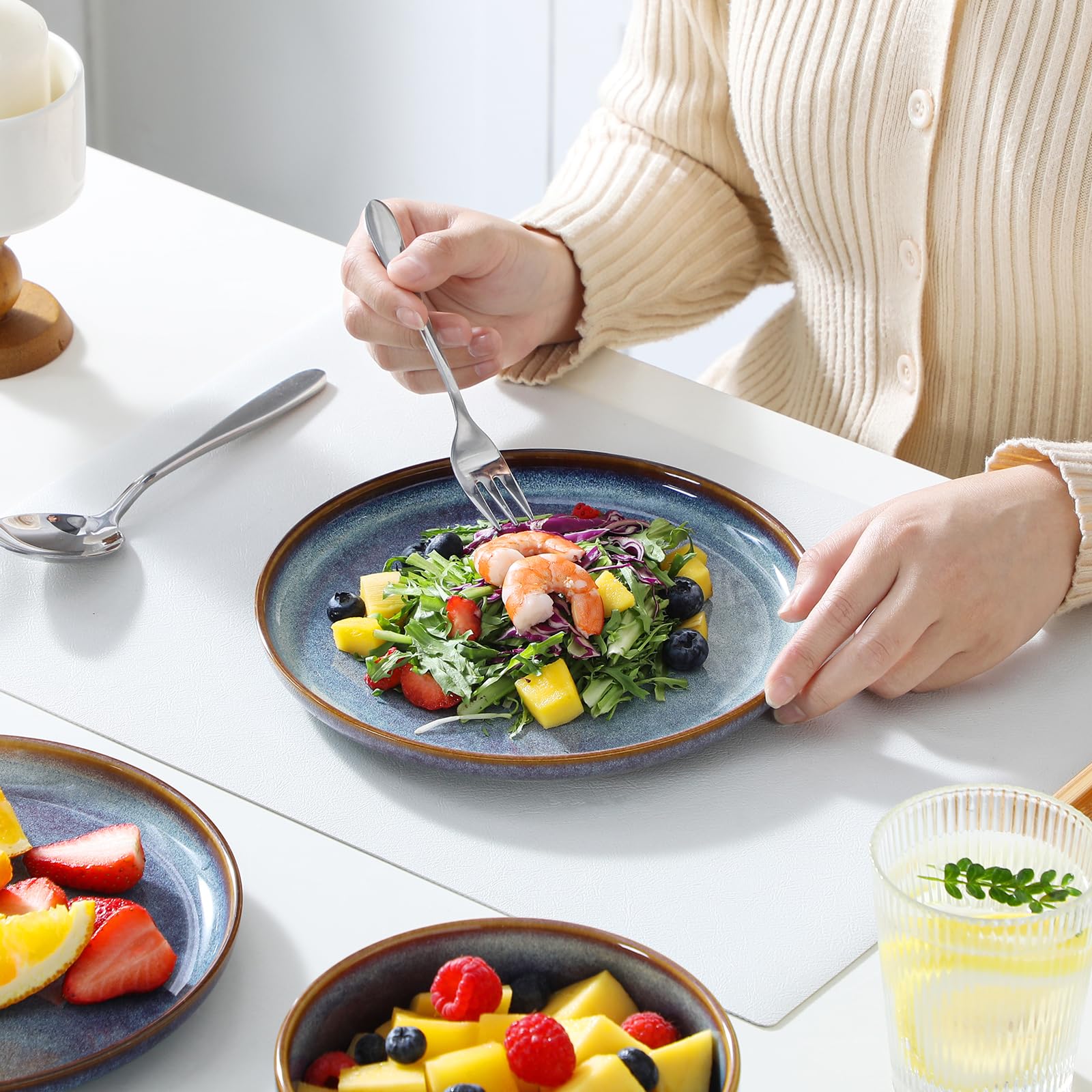 vancasso label and glaze detail highlighting food-safe, lead-free benefit