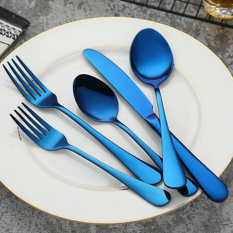 VANDBAO spoon bowl reflecting light, showing smooth mirror polish benefit