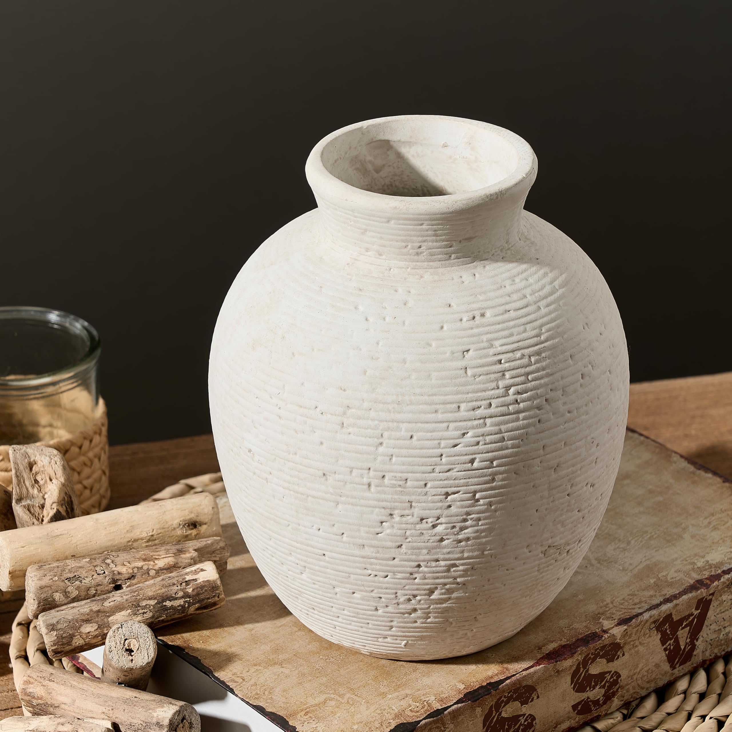 Vanselia vase with pampas grass showing stylish dried arrangement