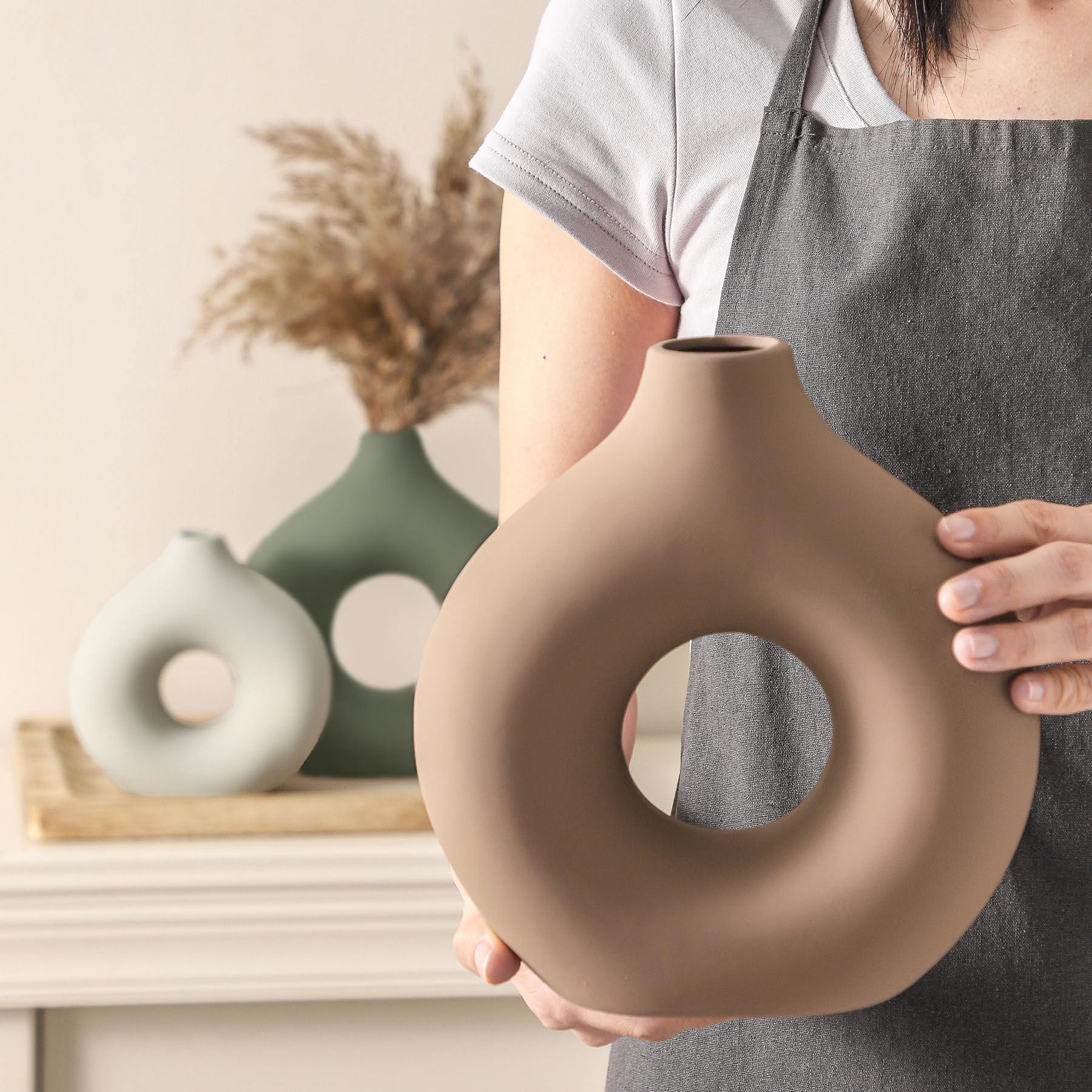 Vanselia small vase close-up texture shows handcrafted ceramic quality and durability