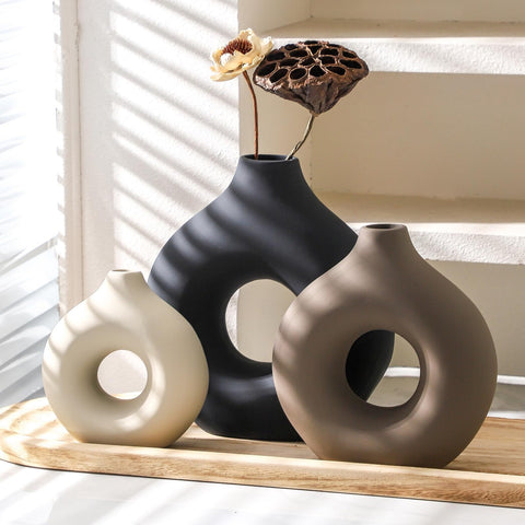 Vanselia vases styled with dried pampas giving long-lasting natural texture