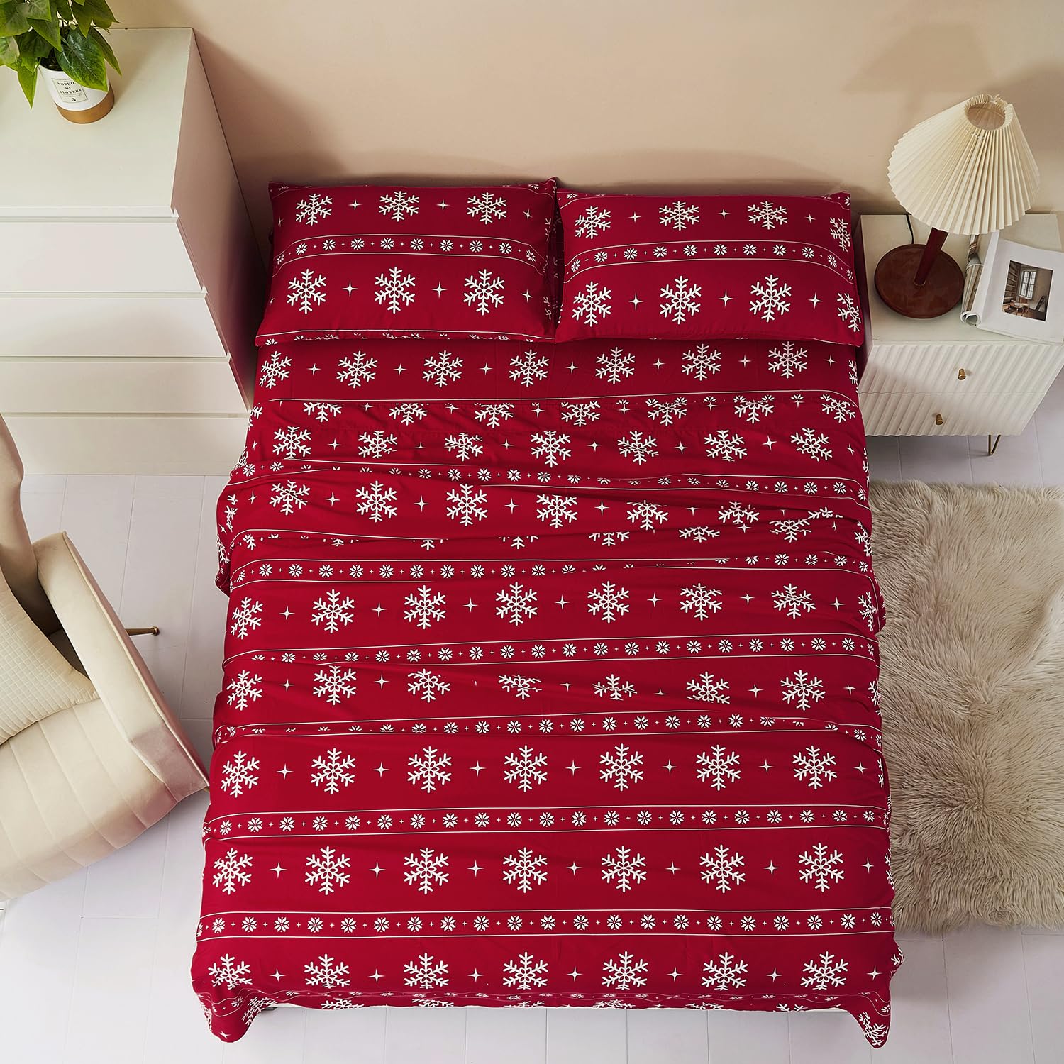 Vaulia close-up microfiber texture highlighting soft, durable fabric benefit
