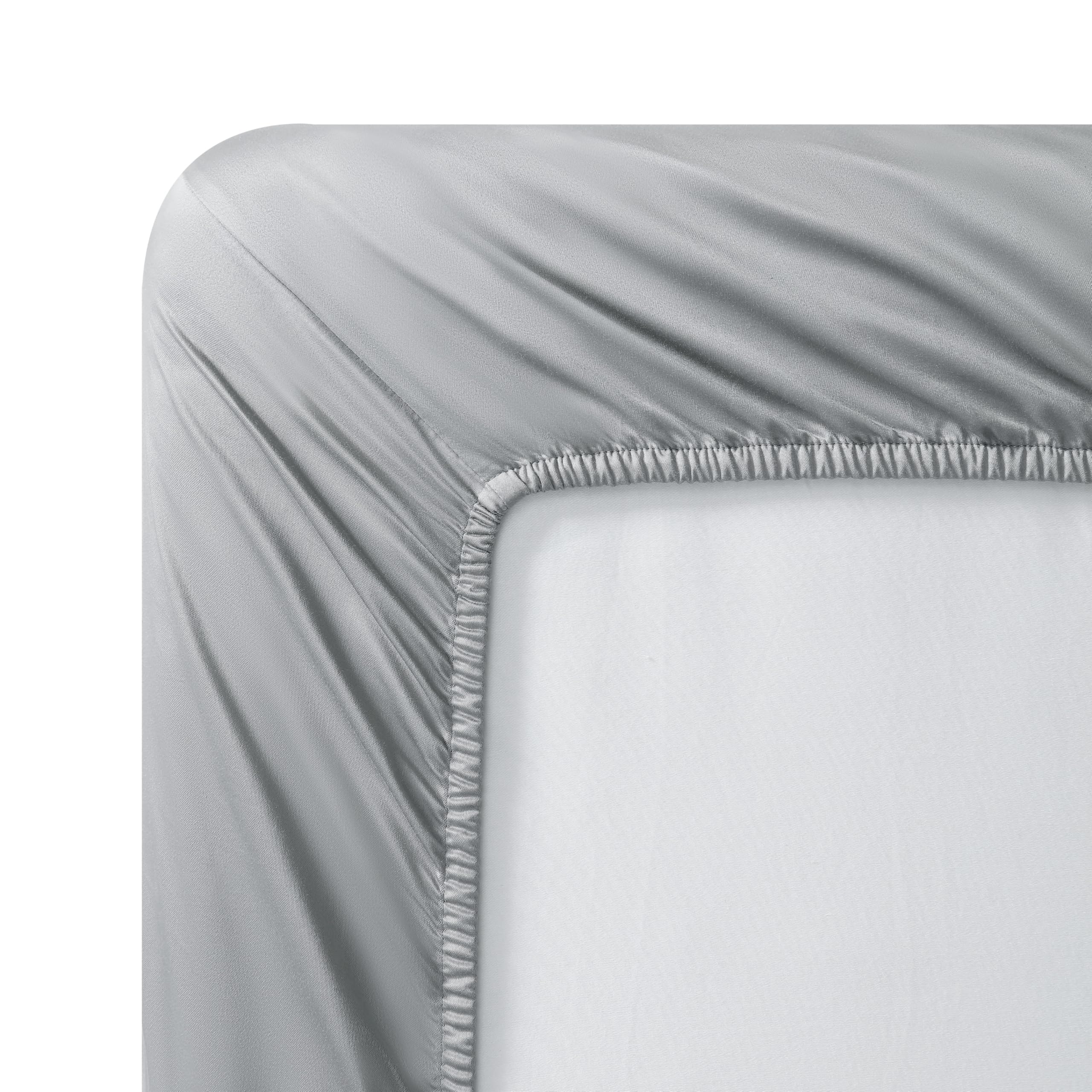 Vera Wang flat sheet and pillowcases laid flat illustrating full set contents