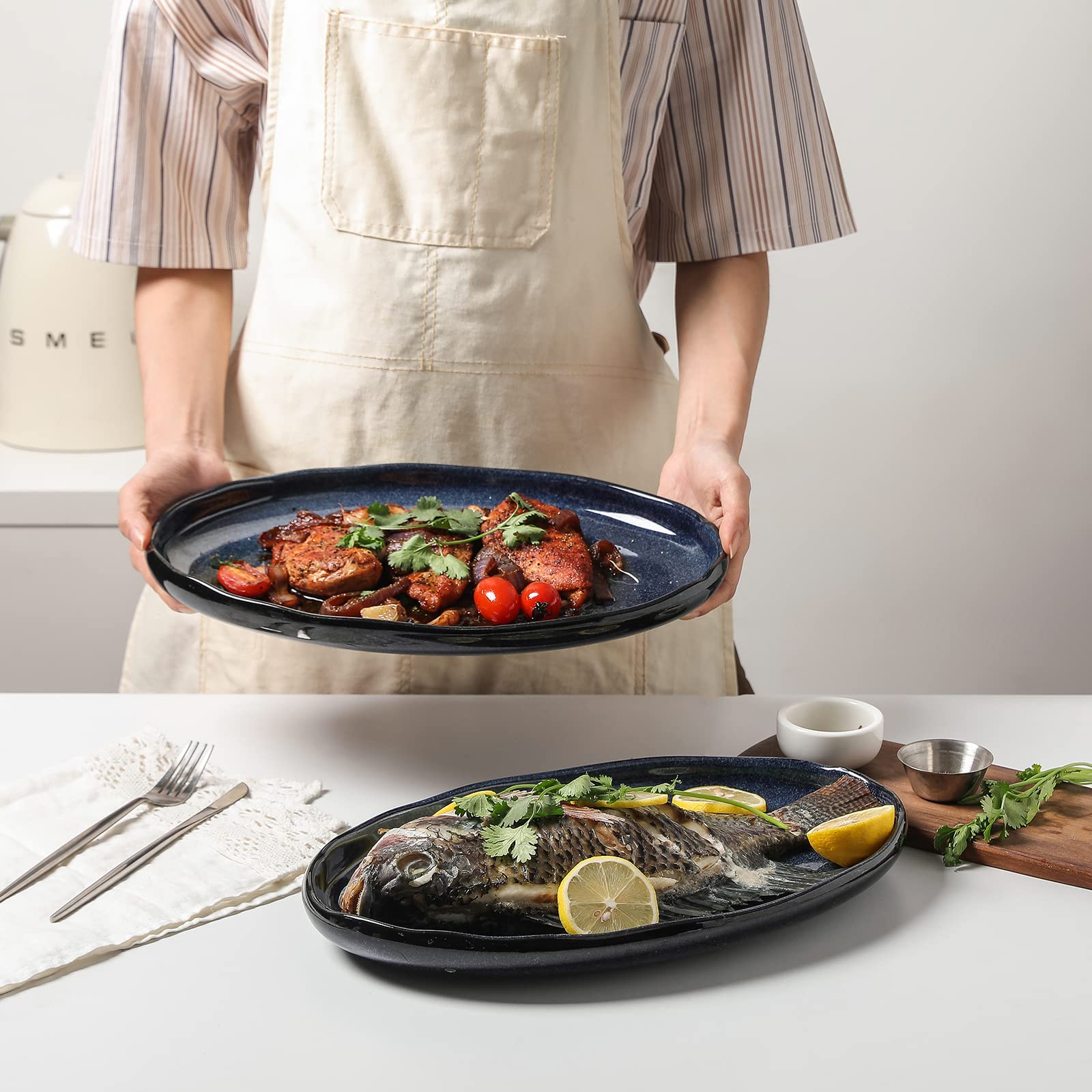 vicrays serving platter with roast turkey demonstrating ample serving space