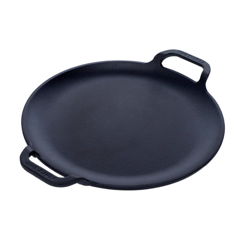 Victoria comal front view showing pan shape and cooking surface benefit even heating