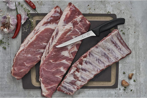Victorinox close-up of flexible narrow blade demonstrating precise contouring benefit