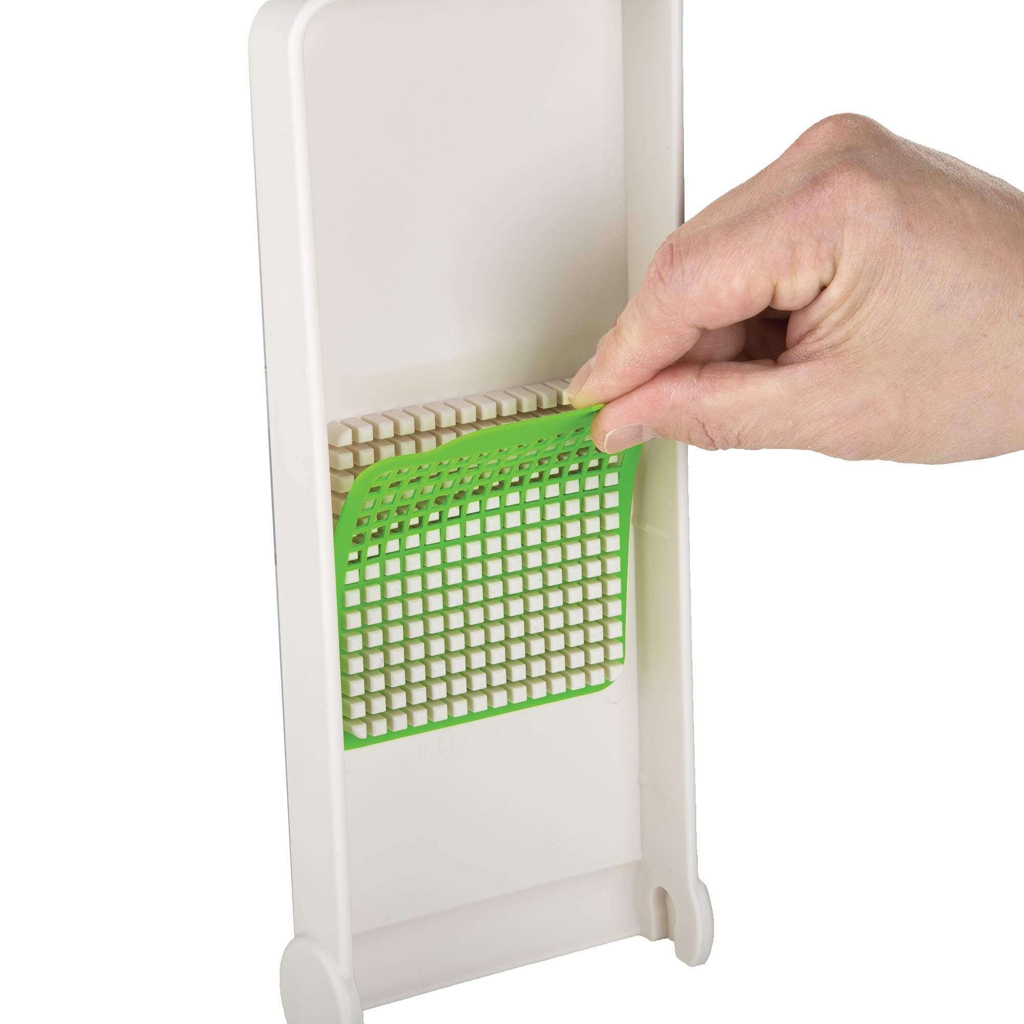 VIDALIA CHOP WIZARD measuring markings on the catch container for accurate portions