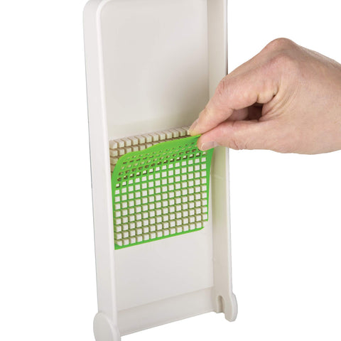 VIDALIA CHOP WIZARD measuring markings on the catch container for accurate portions