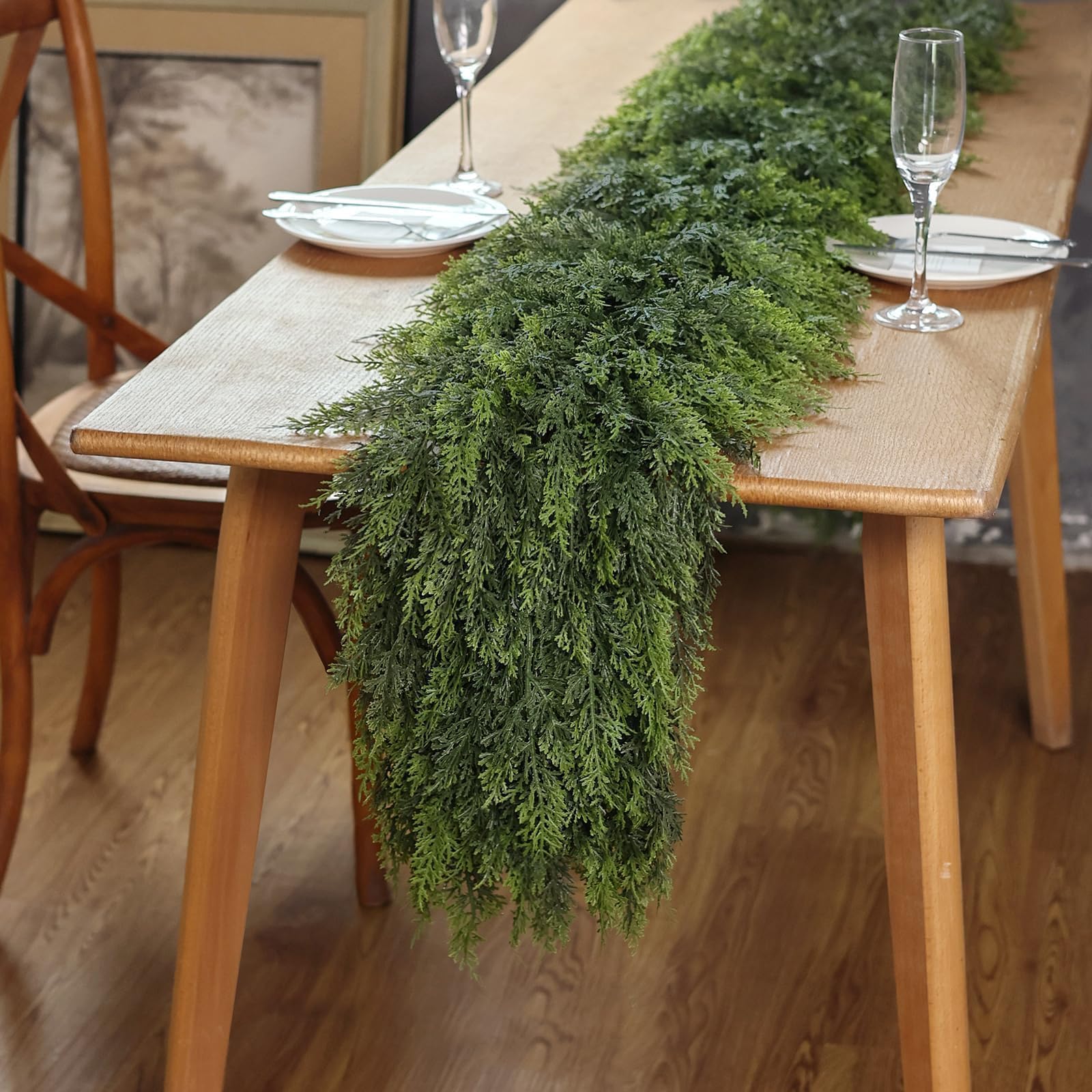 VIERENA wired branch detail for easy shaping and secure styling