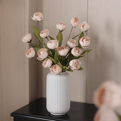 VIERENA arrangement in tall vase demonstrating elegant, long-lasting centerpiece