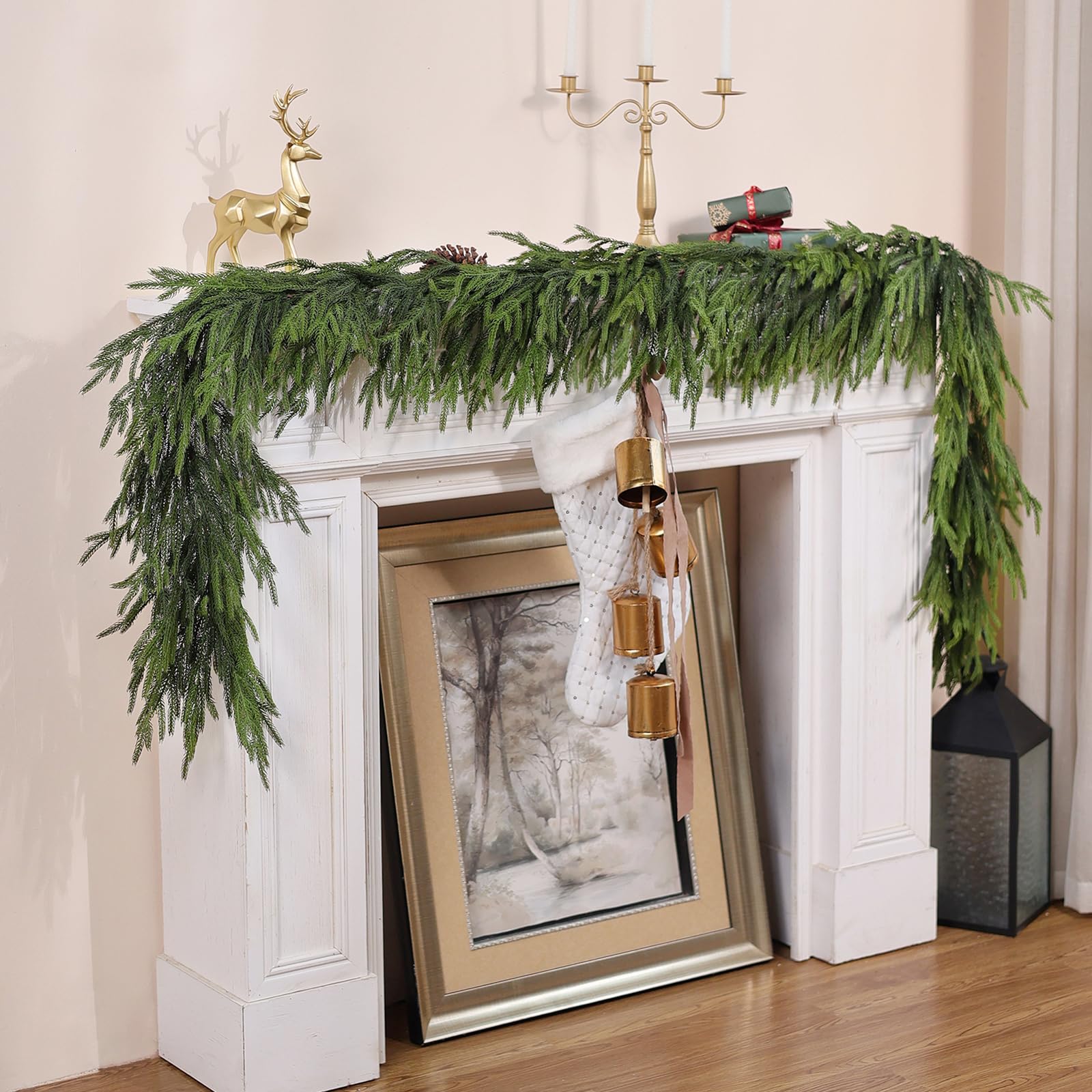 VIERENA garland used as table centerpiece providing festive focal point
