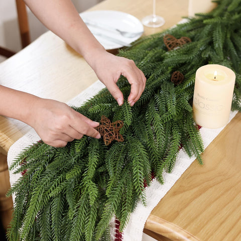 VIERENA wired branch detail demonstrating easy shaping and secure placement benefit