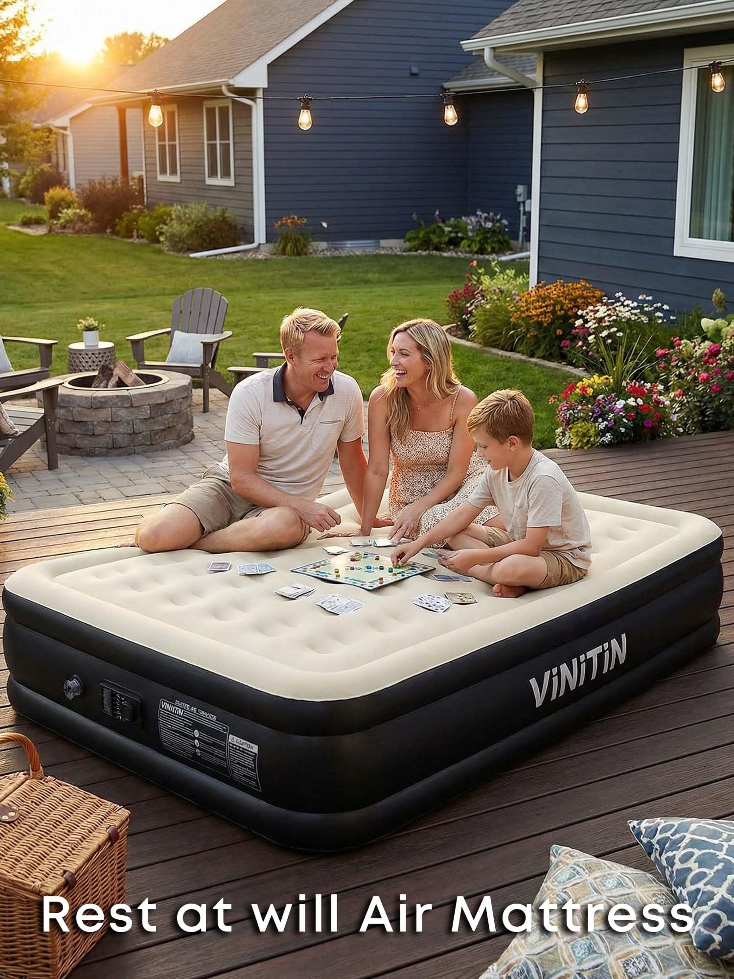 Vinitin raised edge detail preventing roll-off and securing fitted sheets