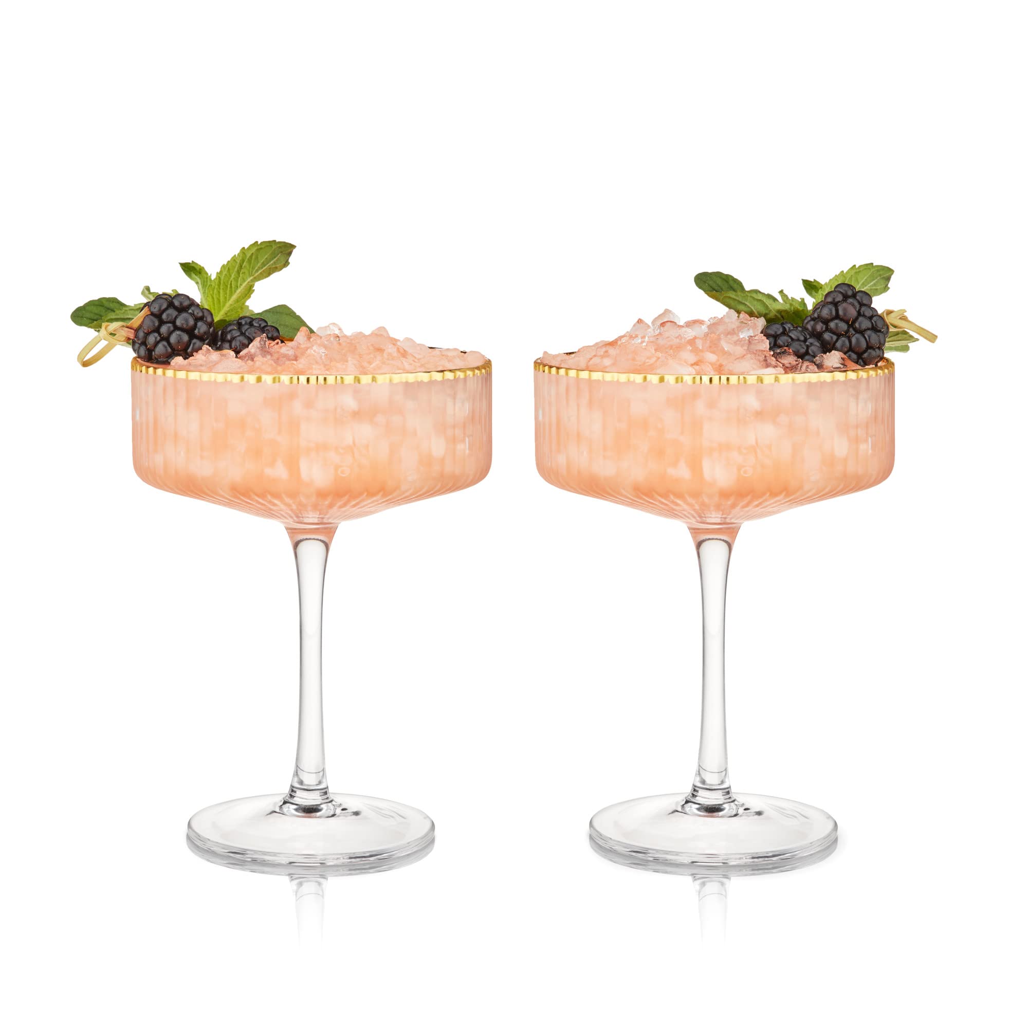 Viski Meridian poured with a Manhattan cocktail showcasing serving suitability benefit