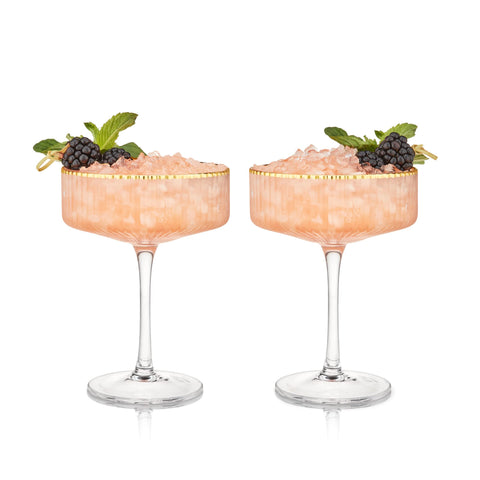 Viski Meridian poured with a Manhattan cocktail showcasing serving suitability benefit