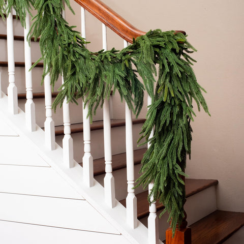 Vita Domi front packaging showing full 9ft garland and premium finish