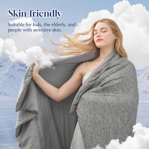 VK VK·LIVING folded comforter demonstrating size and space-saving convenience