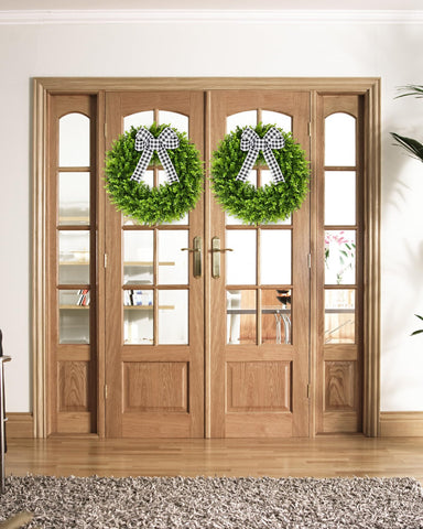 Vlorart wreath beside ruler showing 20-inch scale for proper sizing