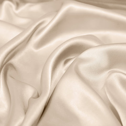 Vonty fitted sheet on mattress showing correct scale and deep-pocket fit