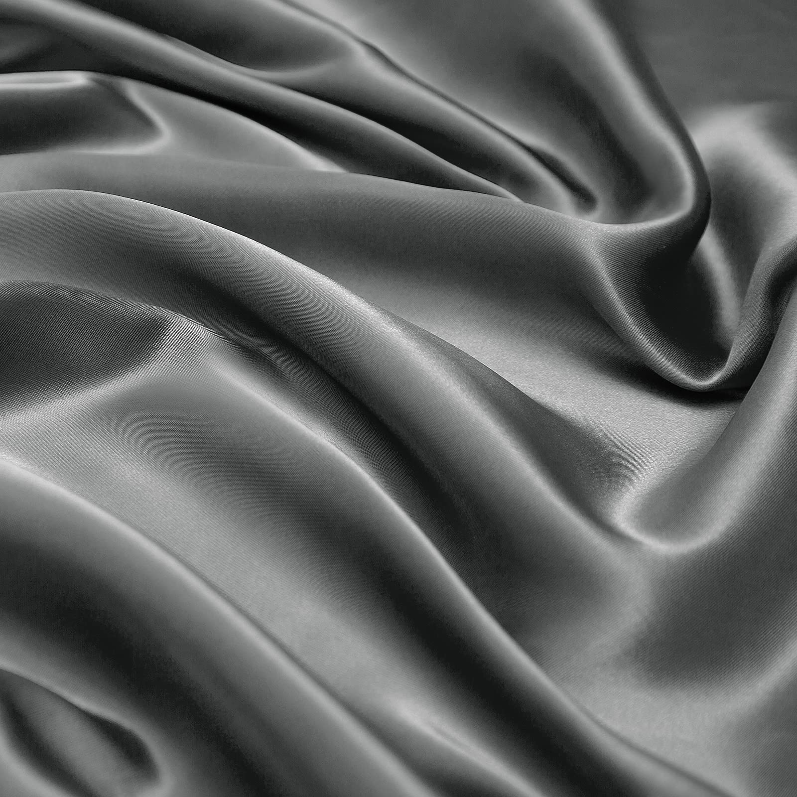 Vonty size scale on mattress demonstrating full queen coverage and fit