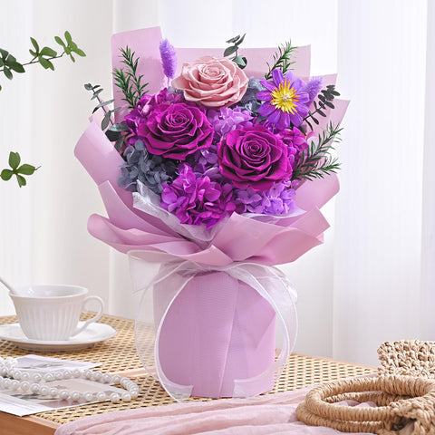 Waipfaru bouquet in vase on a table demonstrating instant decor enhancement benefit