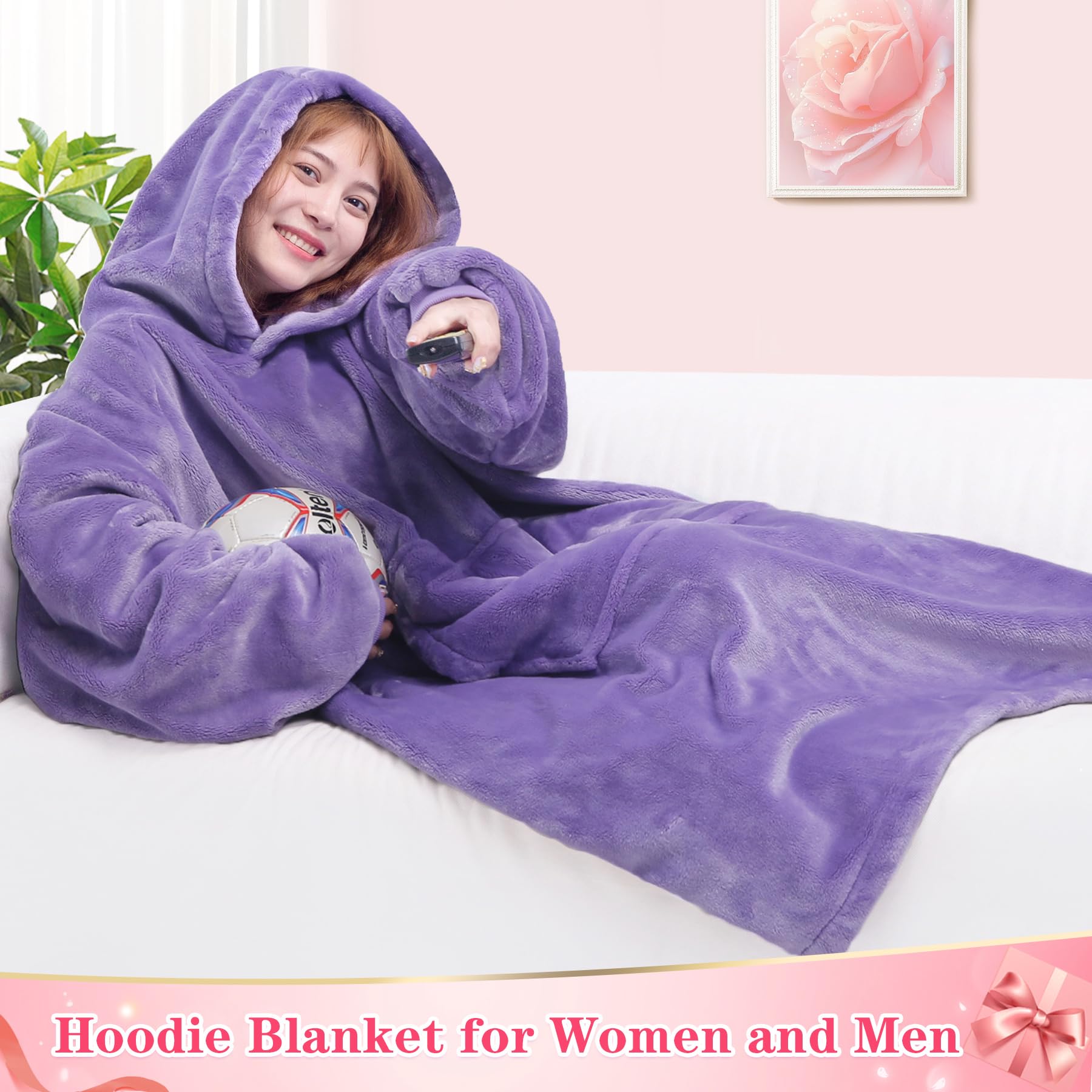 Waitu large pocket close-up displaying storage and hand-warming convenience