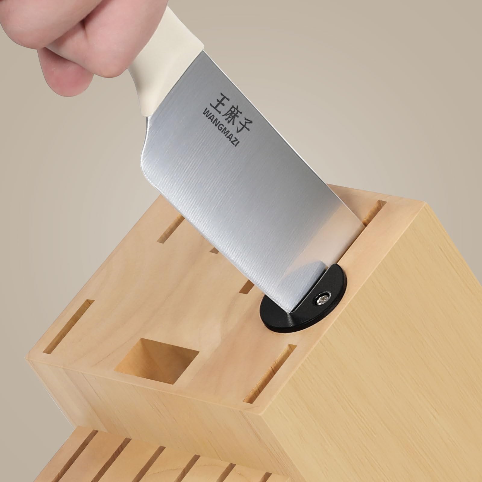 WANGMAZI steak knives on table illustrating clean dinner service