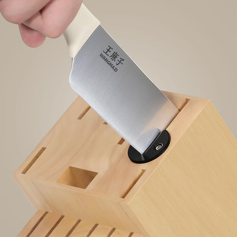WANGMAZI steak knives on table illustrating clean dinner service