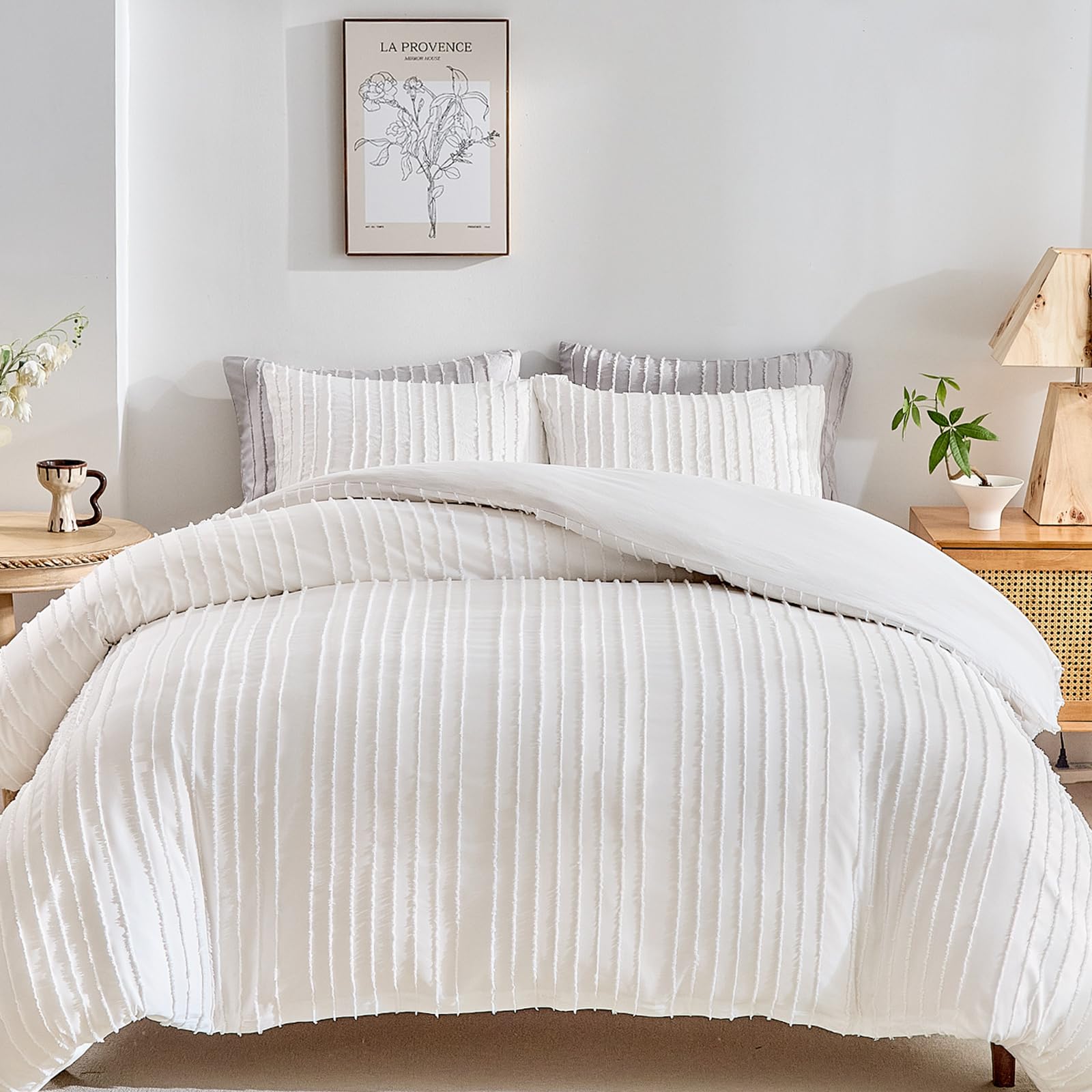WARMDERN duvet cover front flat lay showing striped tufted design and clean finish
