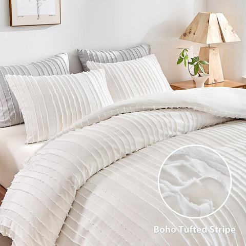 WARMDERN close-up of tufted texture highlighting soft microfiber and layered look