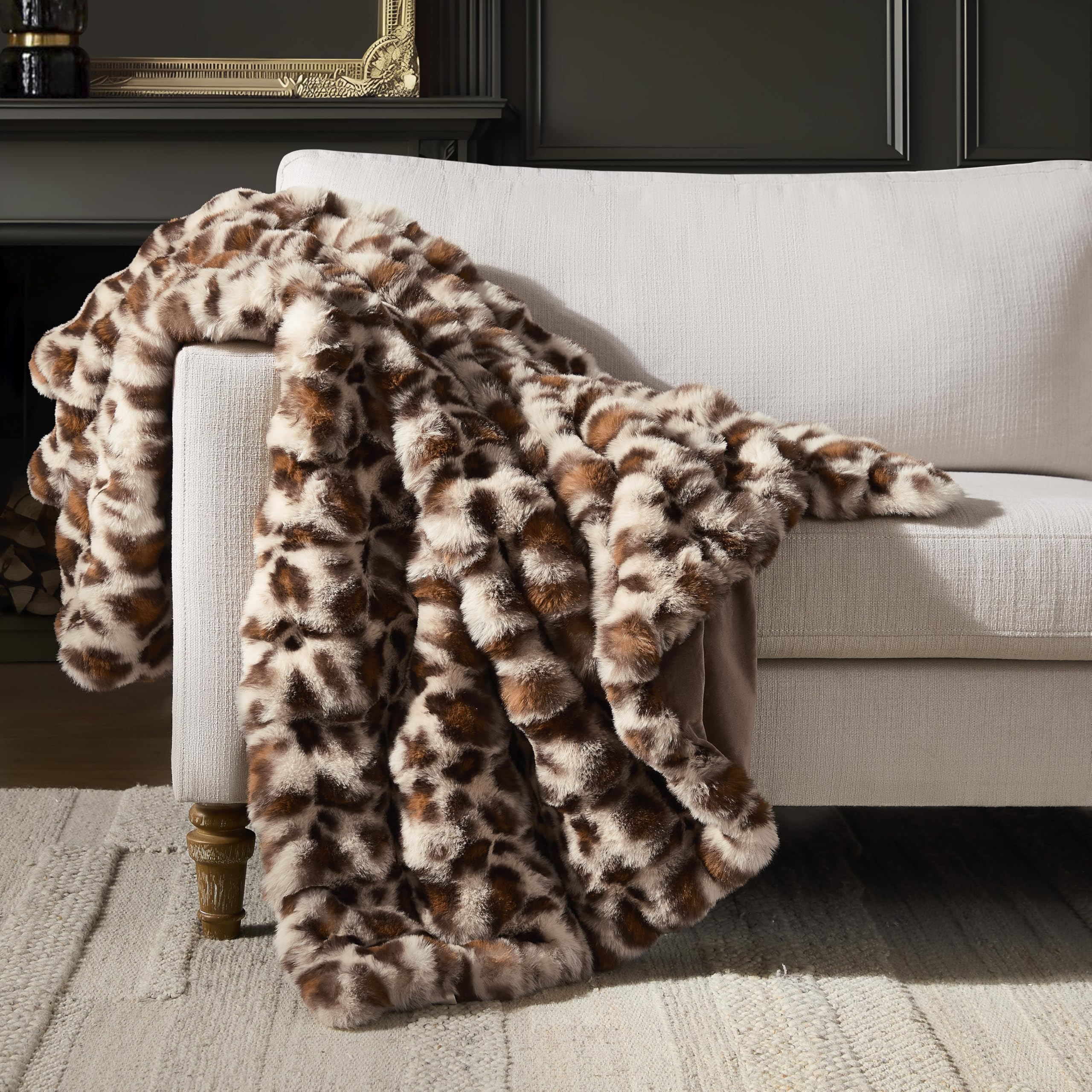 WDCOZY front view cheetah print showing bold pattern and elegant sheen
