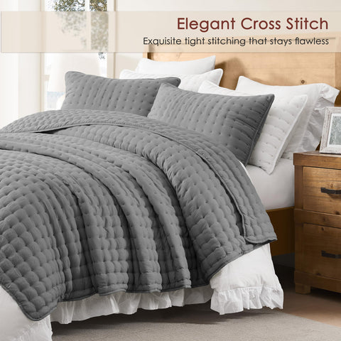 WDCOZY quilt loft close-up showing 150GSM fill for lightweight plush feel