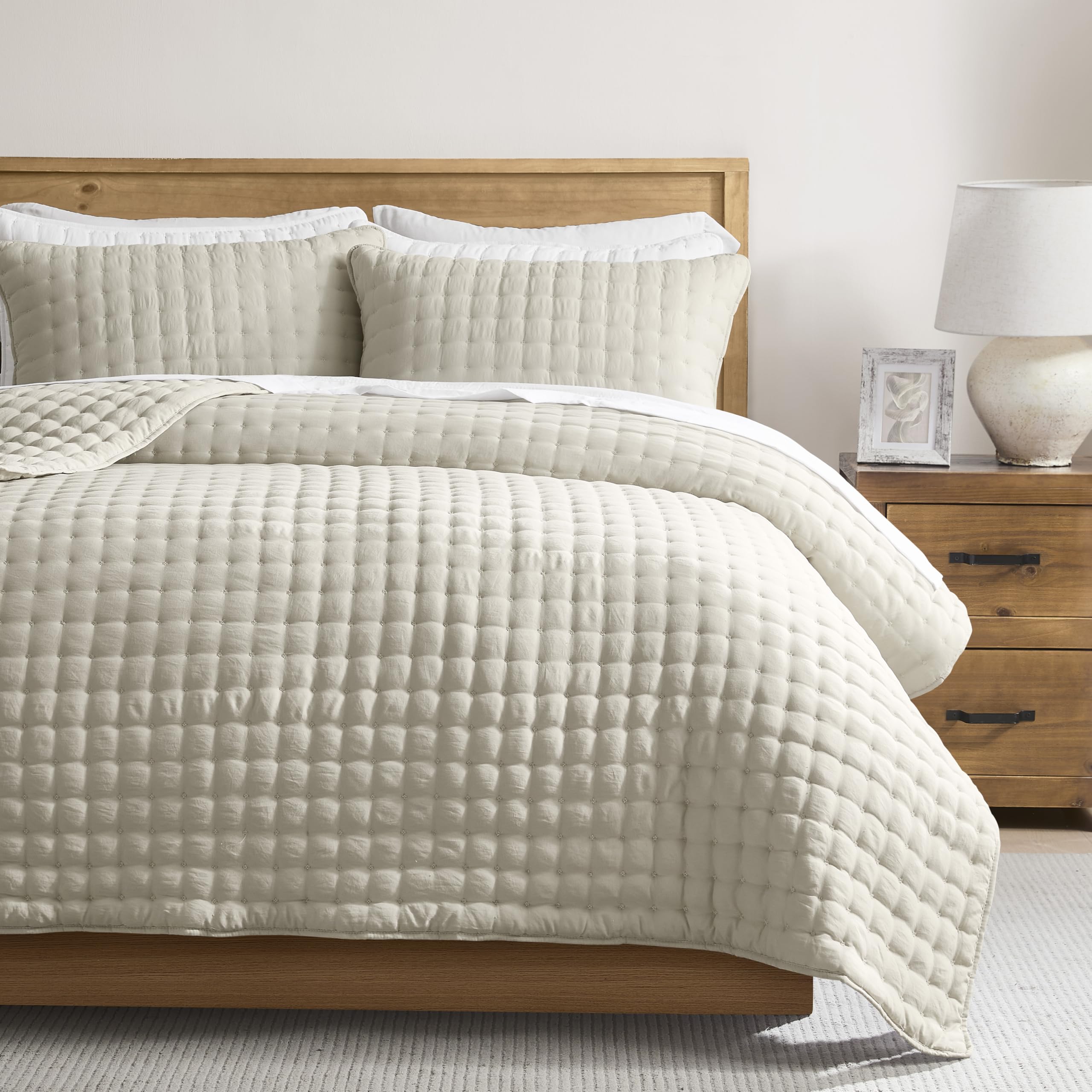 WDCOZY quilt front view showing full oversized coverage and inviting comfort