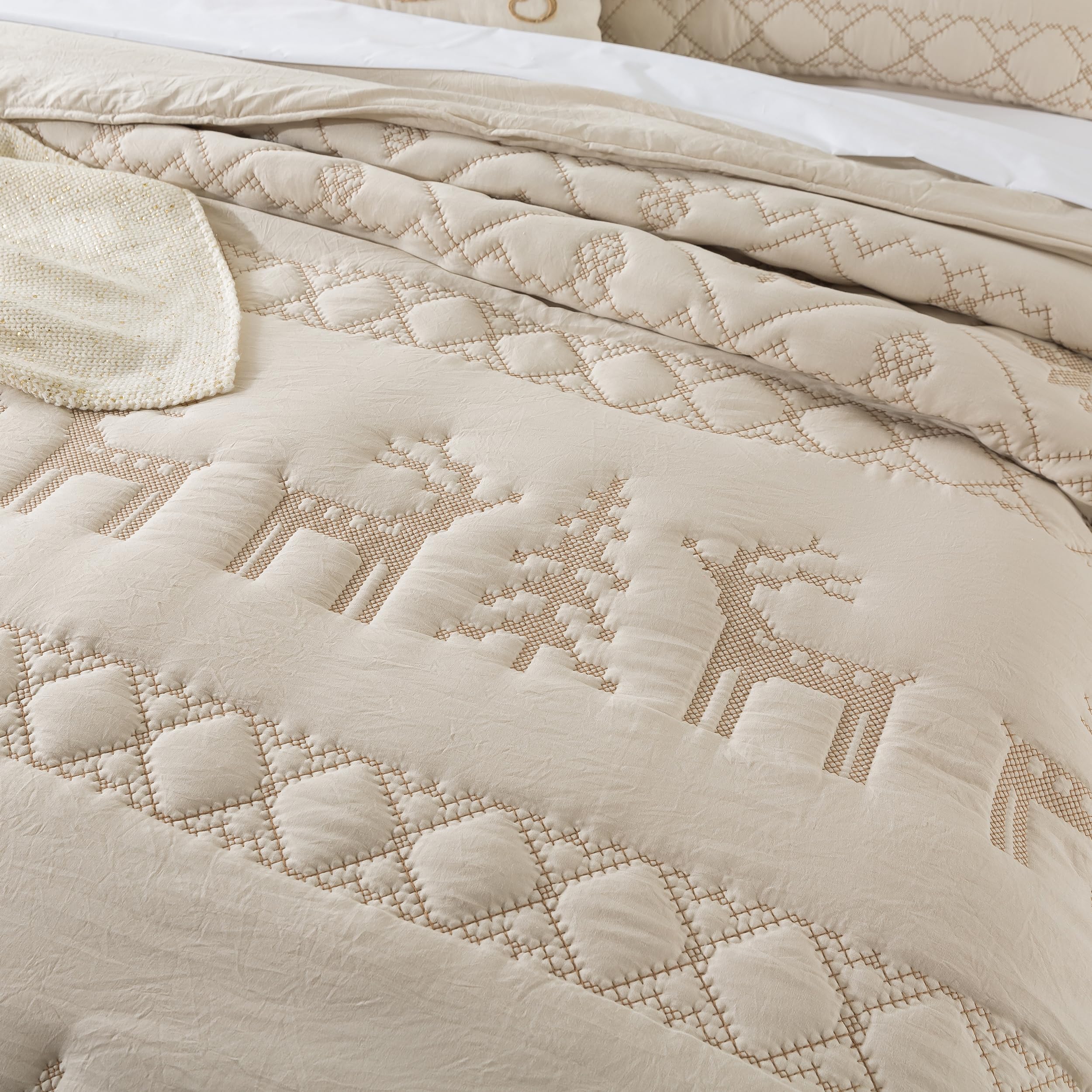 WDCOZY quilt styled on a bedroom bed for cozy holiday decor