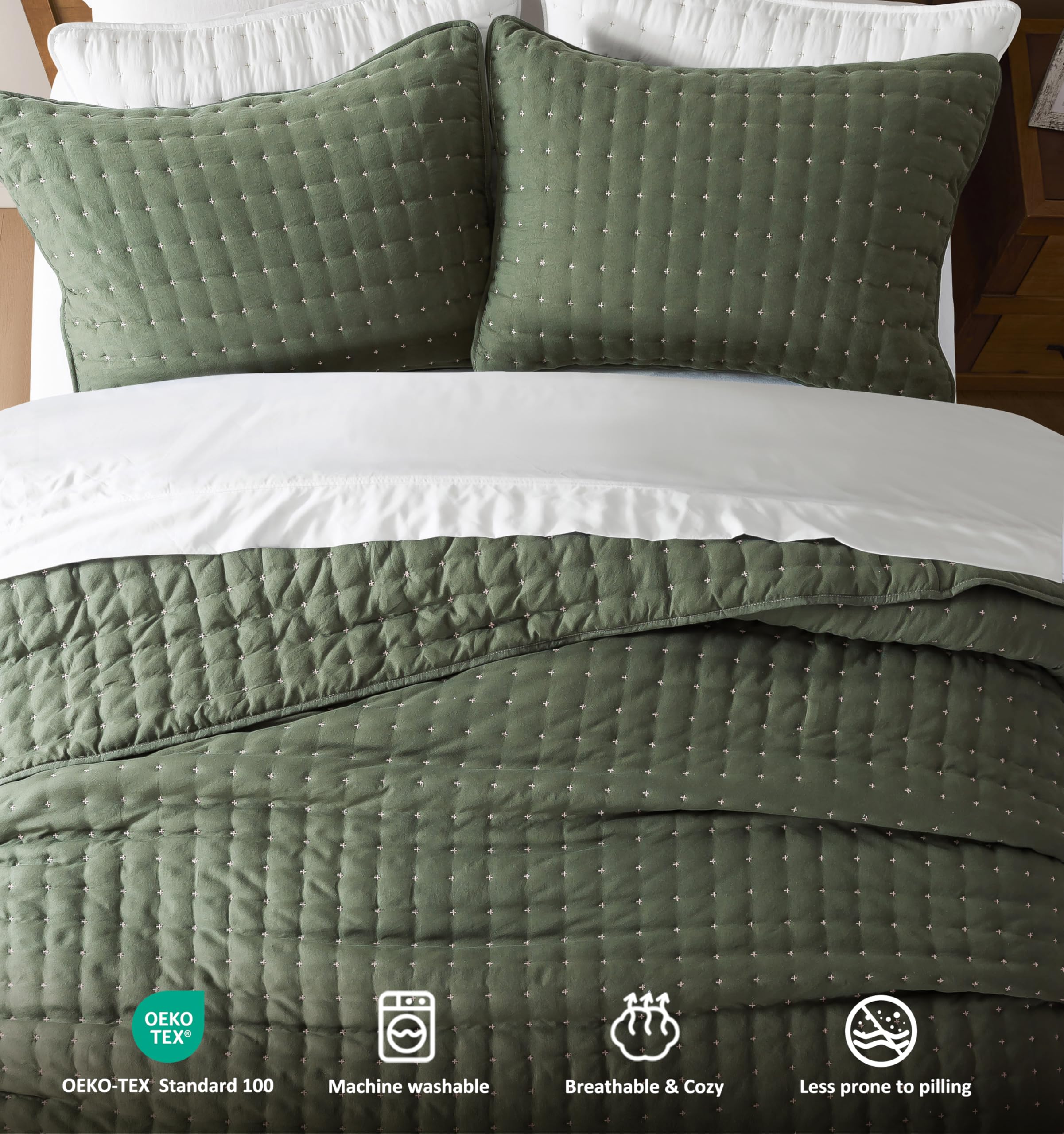 WDCOZY scale comparison with bedside lamp showing ample overhang for king beds