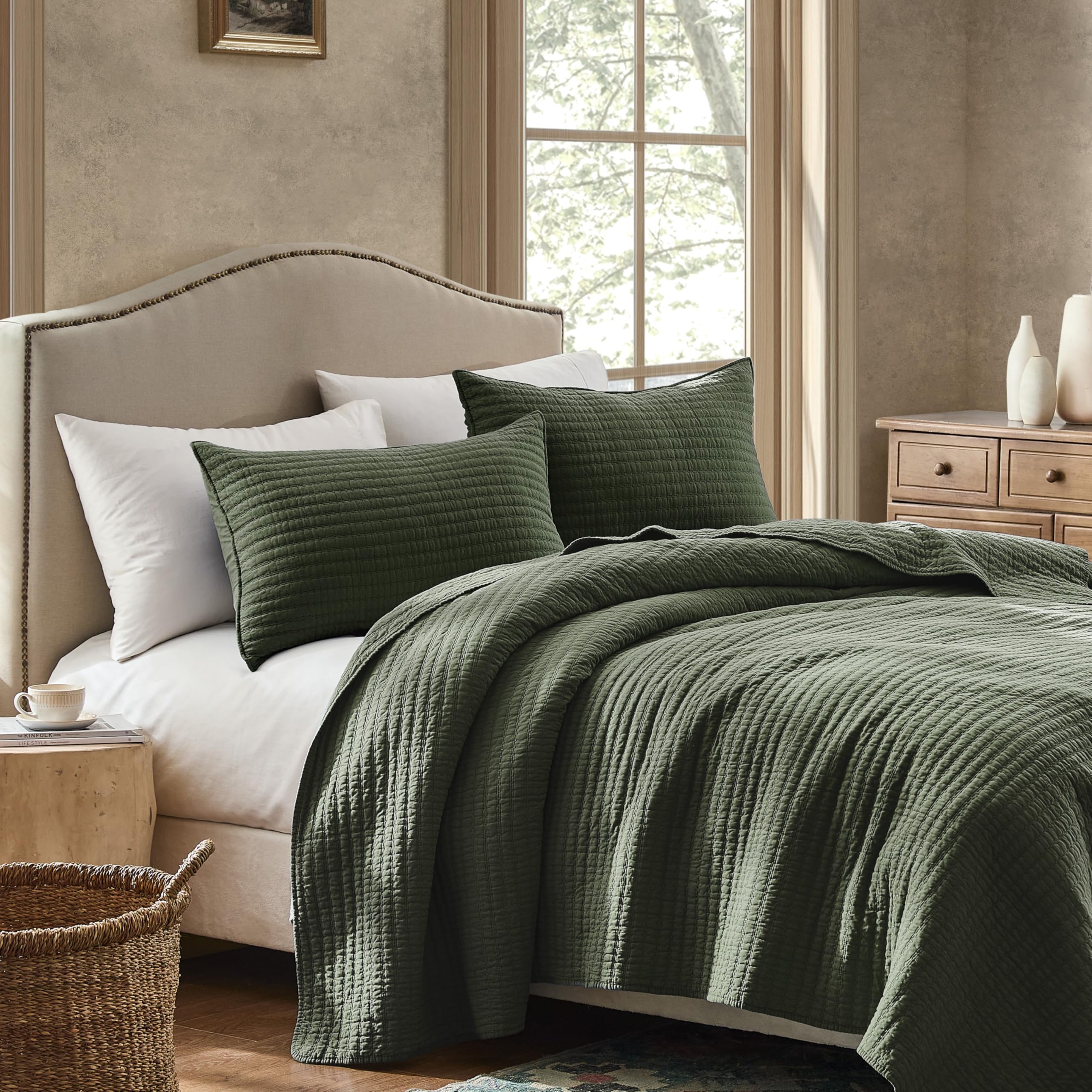 WDCOZY queen-size quilt draped to show full coverage and scale