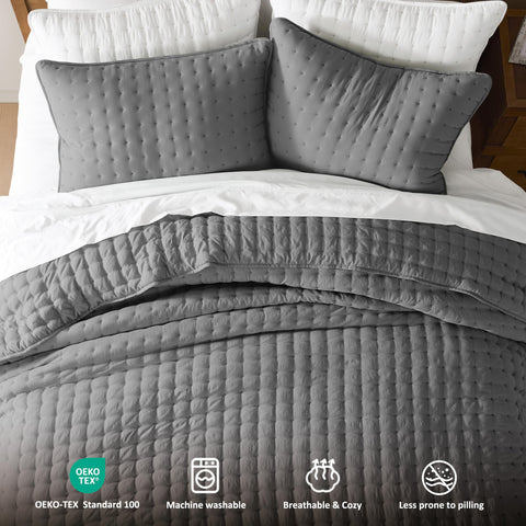 WDCOZY quilt on king mattress showing size coverage and generous drape benefit