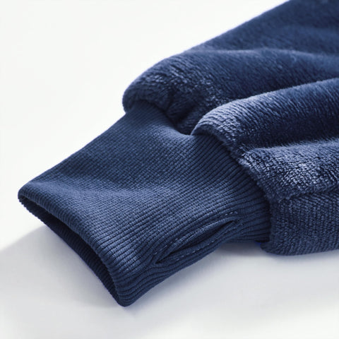 WDCOZY windproof cuff with thumb holes highlighting secure warmth
