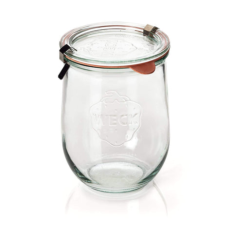 Hand holding WECK jar for scale showing 1 liter capacity and generous volume benefit