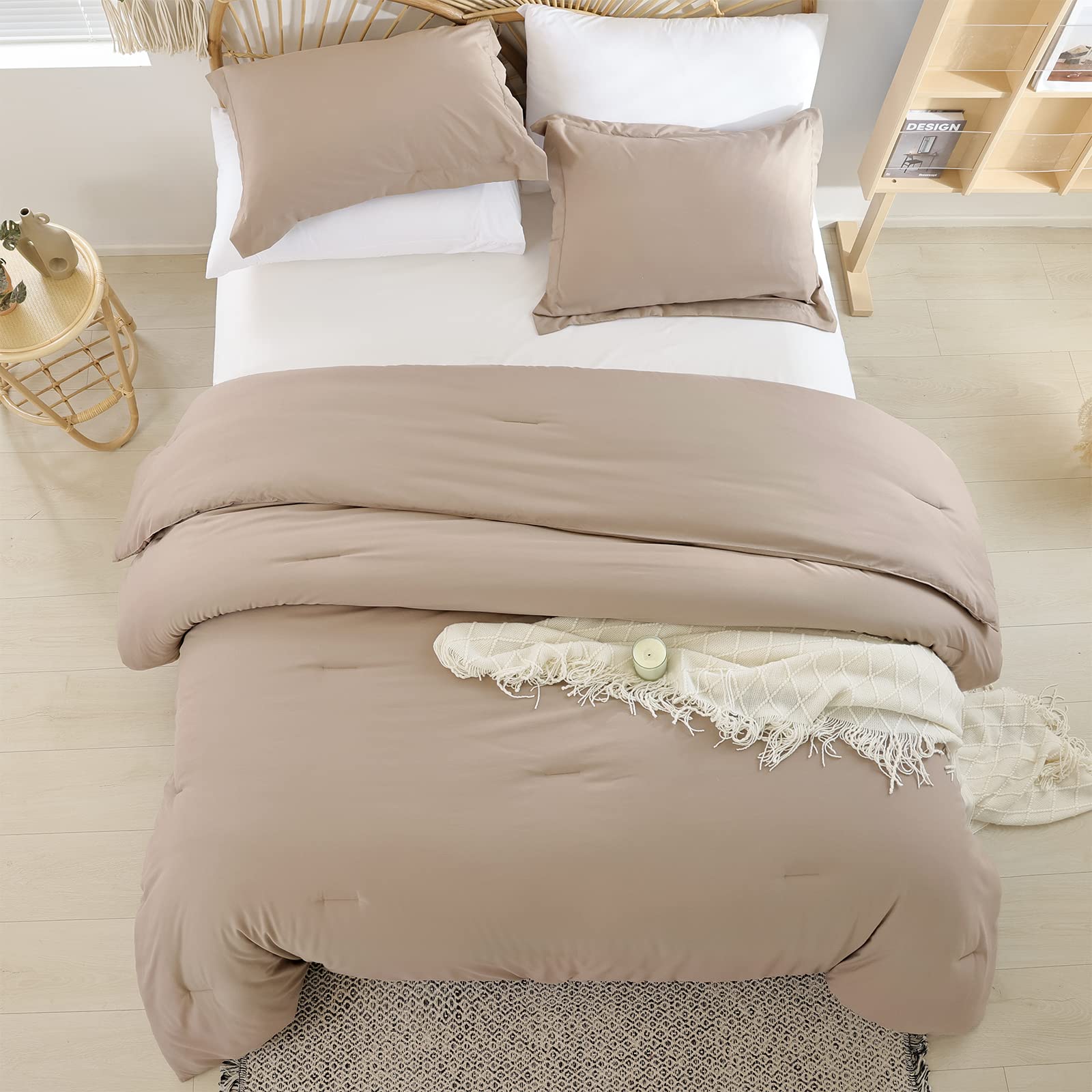 Weigelia product box opened with all 7 pieces displayed to show complete bed-in-a-bag contents