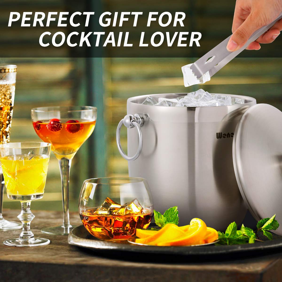 WENEGG ice bucket with lid closed, keeps ice insulated and protected for longer use