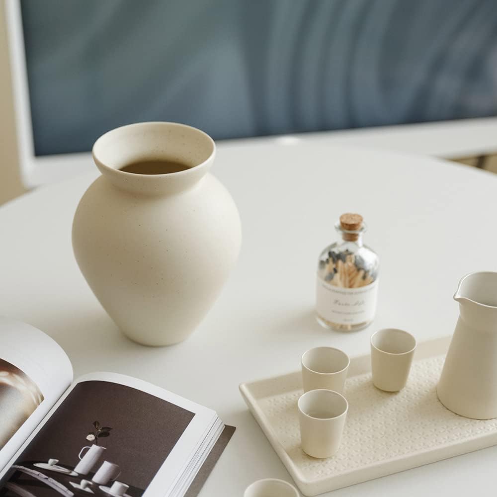 WENSHUO styled on bookshelf illustrating versatile accent for shelves