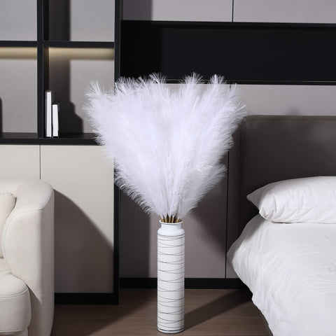 Wertuirk pampas arranged with mixed florals showing versatile styling options