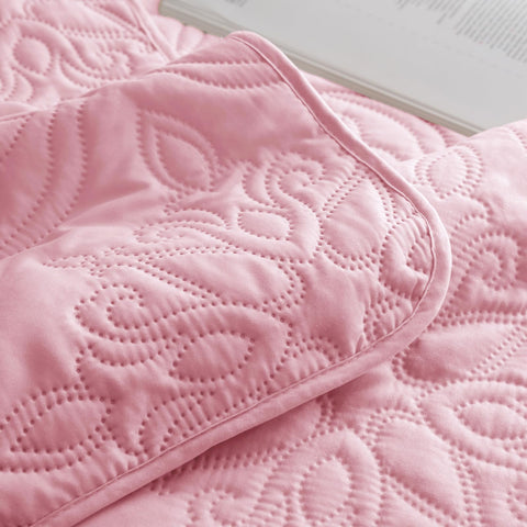 Whale Flotilla size scale on a measured bed showing generous 96x90 inch coverage