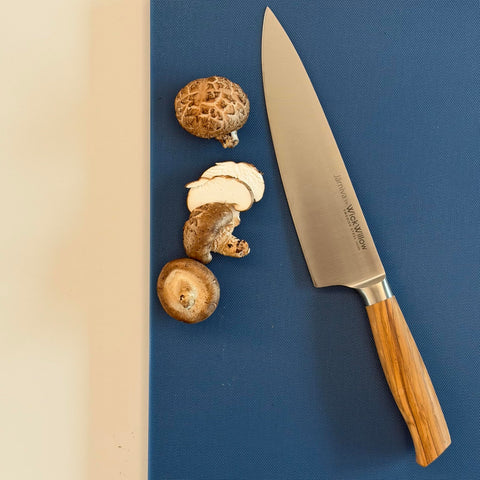 WICKWILLOW 8-inch blade profile offering balanced cutting control