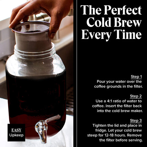 Willow & Everett pitcher pouring at outdoor table for easy entertaining and guest service