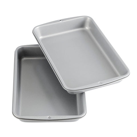 Wilton front view of pan showing shape and rim for consistent baking