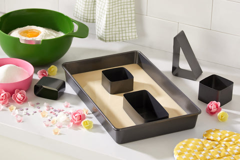 Wilton close-up of non-stick surface highlighting easy cake release
