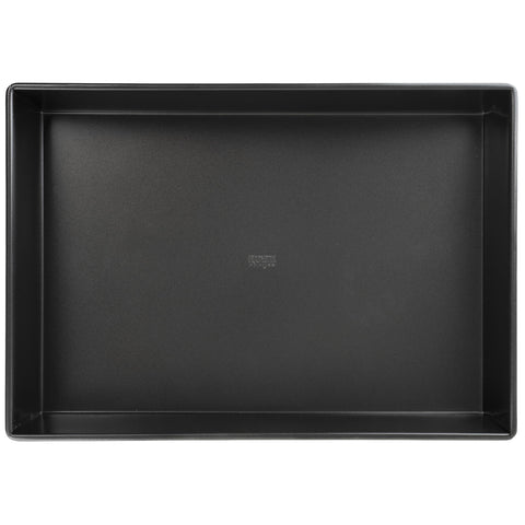 Winco close-up of rolled edge detail for durability and safe handling